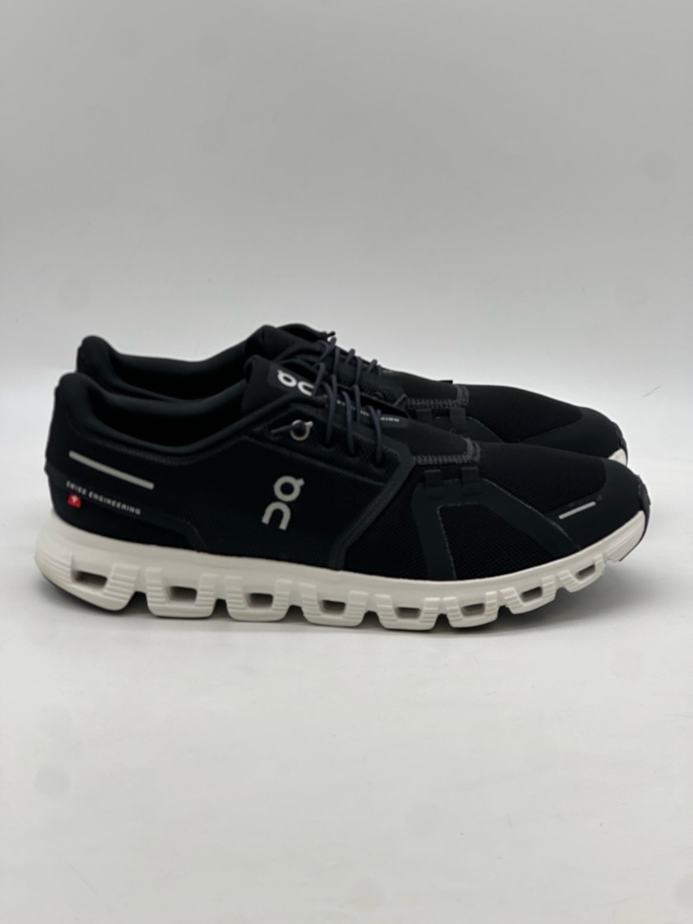 On Cloud 6 Sneakers. Size 10.5